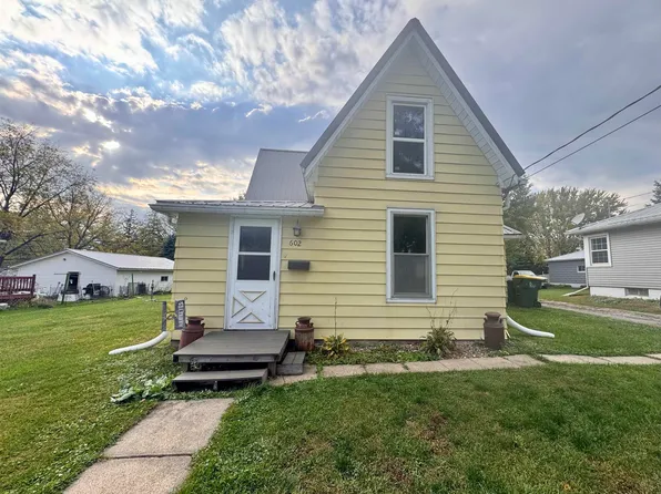602 2nd St NW, Waukon, IA 52172