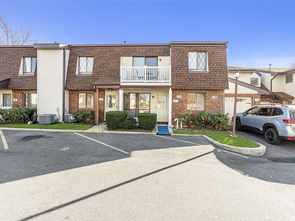 1st image of 5 W Cambridge Drive #5