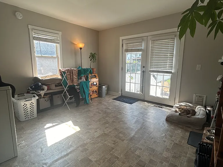 228 W Maple Ave E — Photo 9