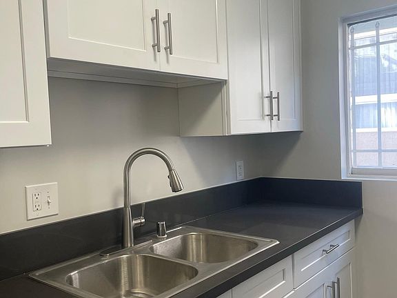 5th image of 7261 Franklin Ave #1