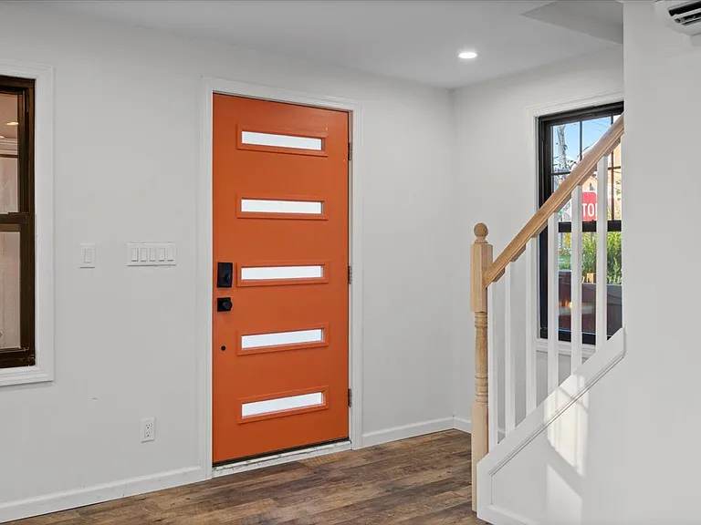 90 Ditmars St — Photo 12