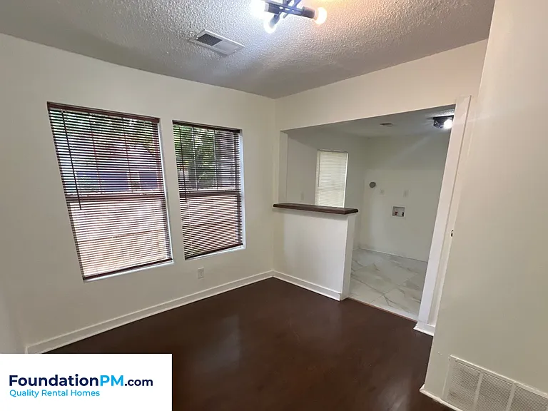 877 N Bingham St #1 — Photo 4