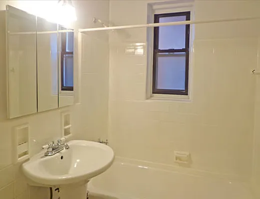 Rented by SW Queens Mezzanine | media 32