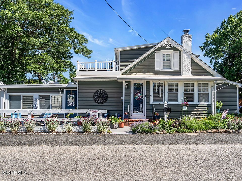 1st image of 442 Mohawk Drive