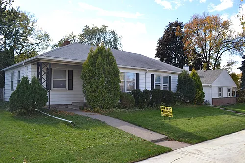1660 Ford Pkwy Photo 1