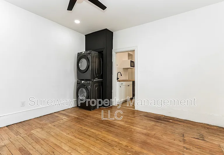 226 Greenwich Ave — Photo 9