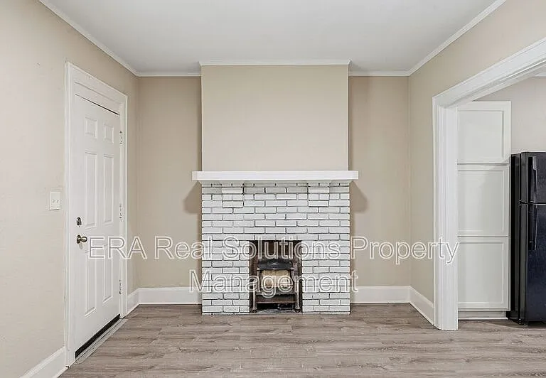 130 Valencia St #1 — Photo 6