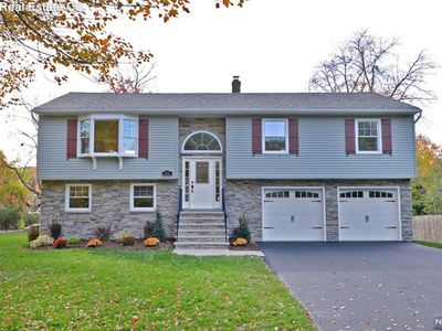 11 Sycamore Dr, Waldwick, NJ, 07463