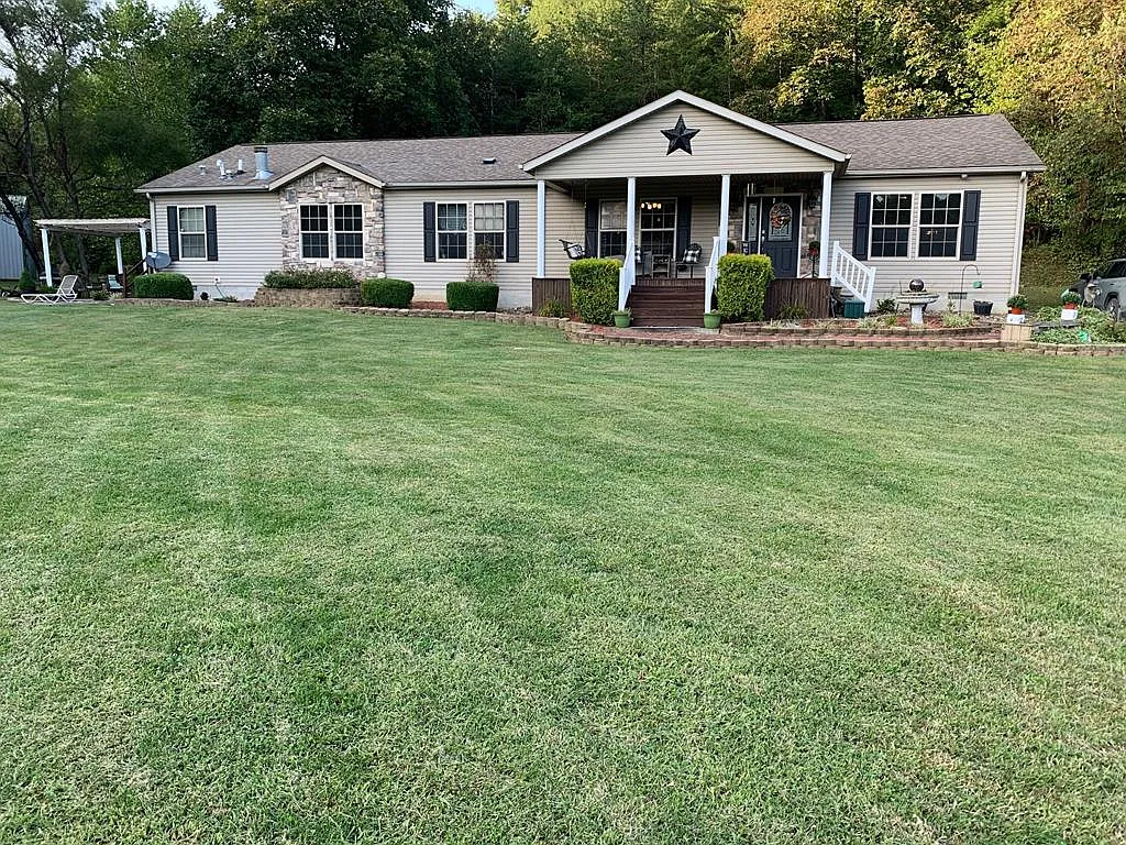 749 Dutch Hollow Rd photo 1