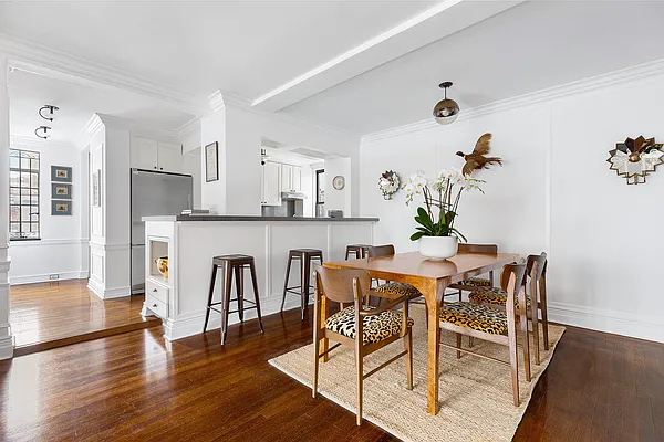 Sold by Sotheby's International Realty | media 5