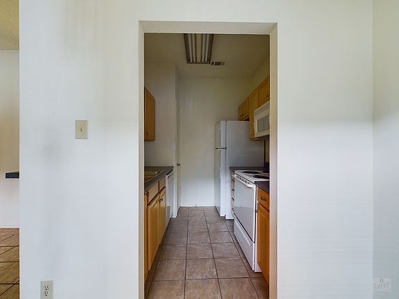 4th image of 2804 Rio Grande St APT 210