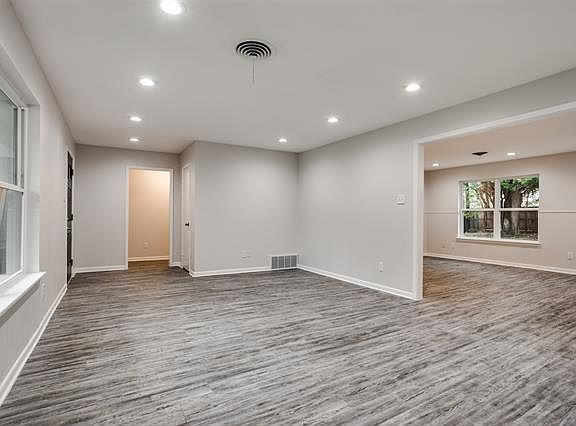 3rd image of 4133 Whitfield Ave