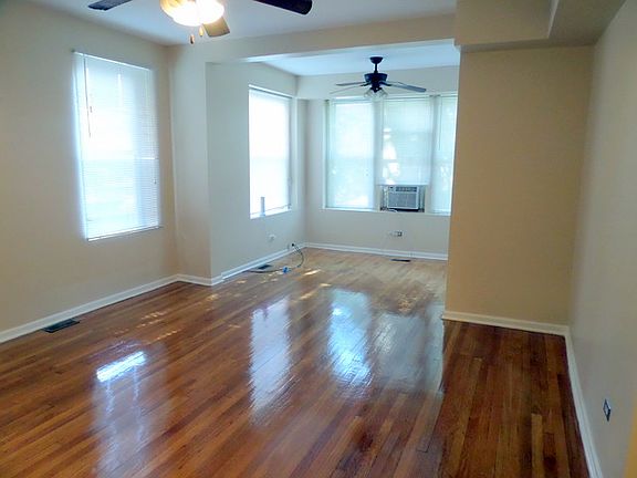 3rd image of 7331 S Luella Ave