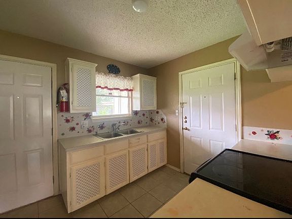 2nd image of 2125 Grambling Ave