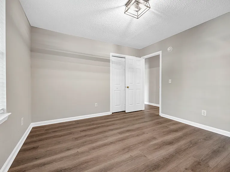 103 Walnut Grove Cir — Photo 16