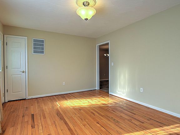 4th image of 227 Highland St SE