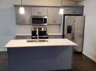 816 Ruud Ln #5, Hartford, SD 57033