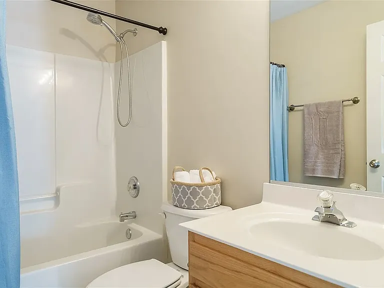 1217 Twelve Oaks Ln — Photo 18
