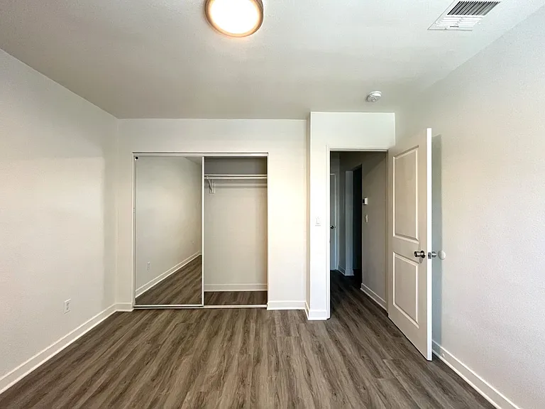 1629 Kendall Dr — Photo 11