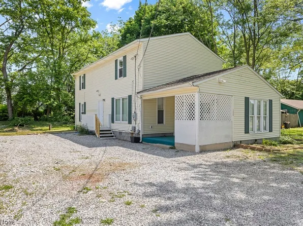 1225 Abington Rd, Akron, OH 44312