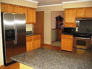 4th image of 3982 Wexford Dr