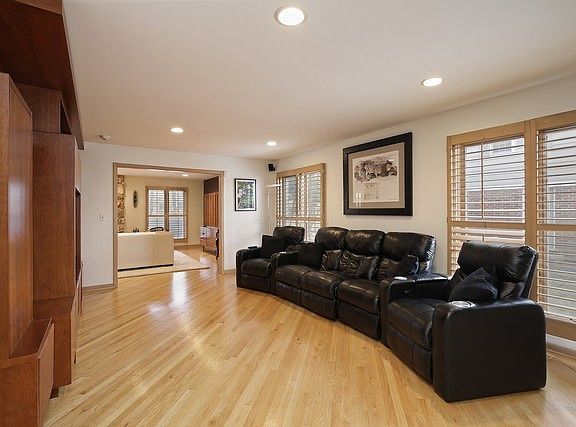4th image of 1325 Sunburst Ln