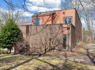 37 Old Quarry Rd #16, Englewood, NJ 07631