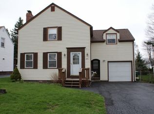 274 Hinchey Rd, Gates, NY 14624