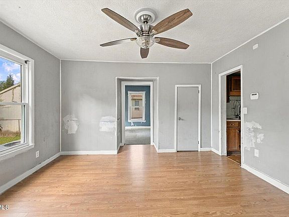 4th image of 1605 Spruce St