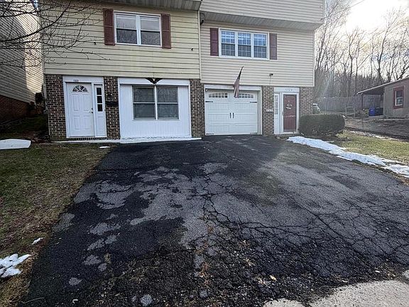 2nd image of 1322 Fairview St