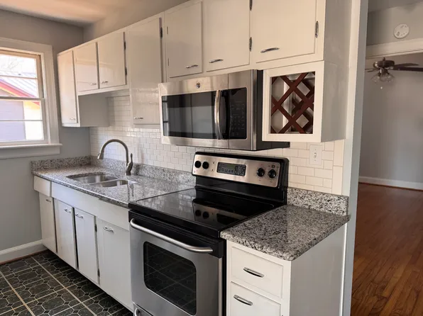 202 E Sycamore St #1/2, Zebulon, NC 27597