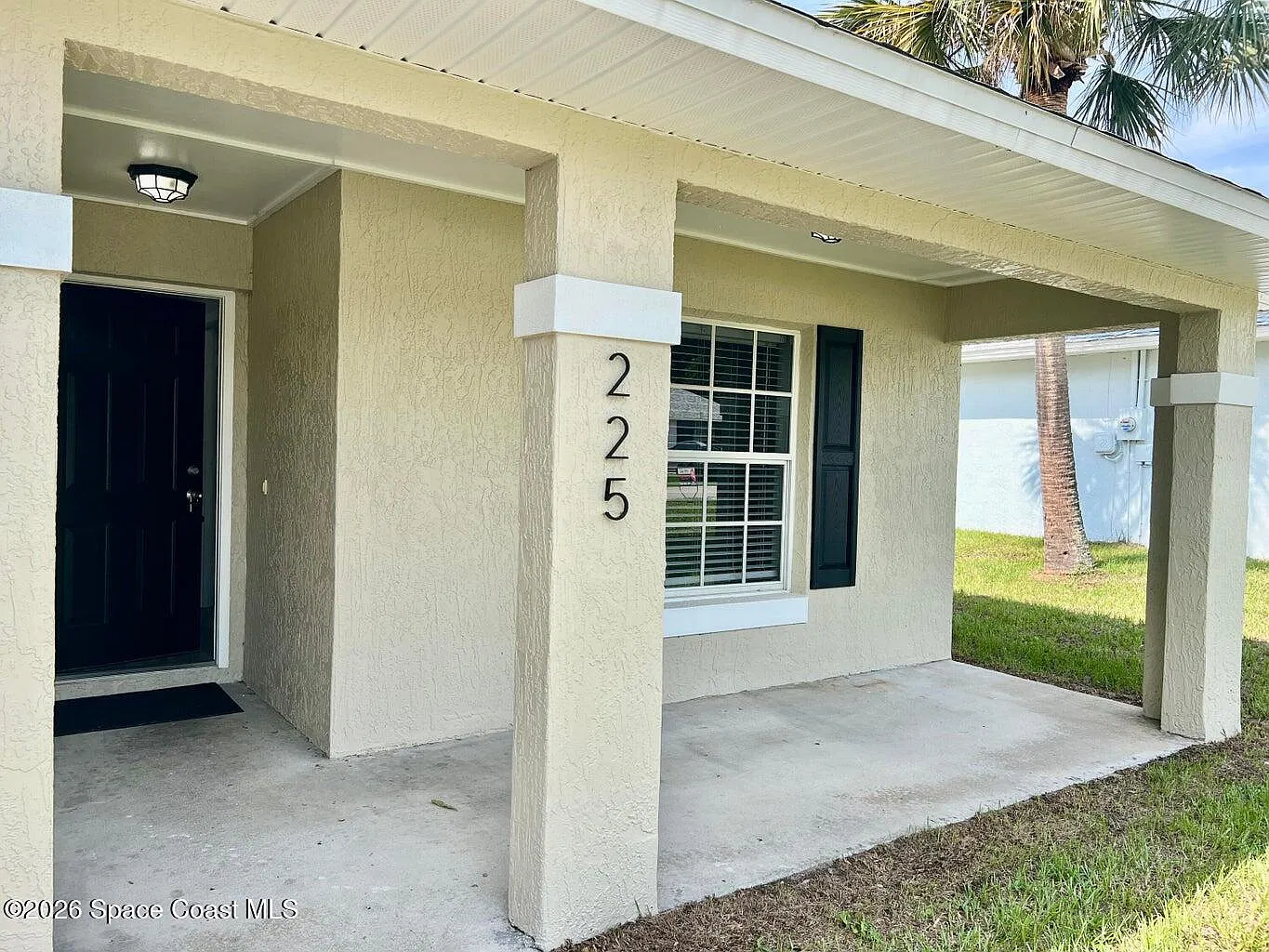 3 bed, 2.0 bath, 1132 sqft, $2,200 — Photo 3