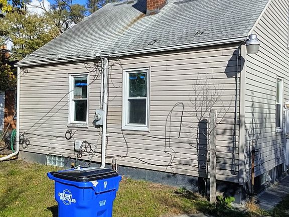 2nd image of 19335 Gable St