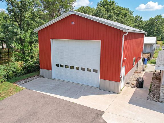3rd image of 661 Jack Pine Arbor Rd