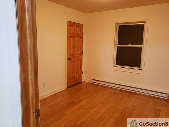 4th image of 587 Lafond Ave #2