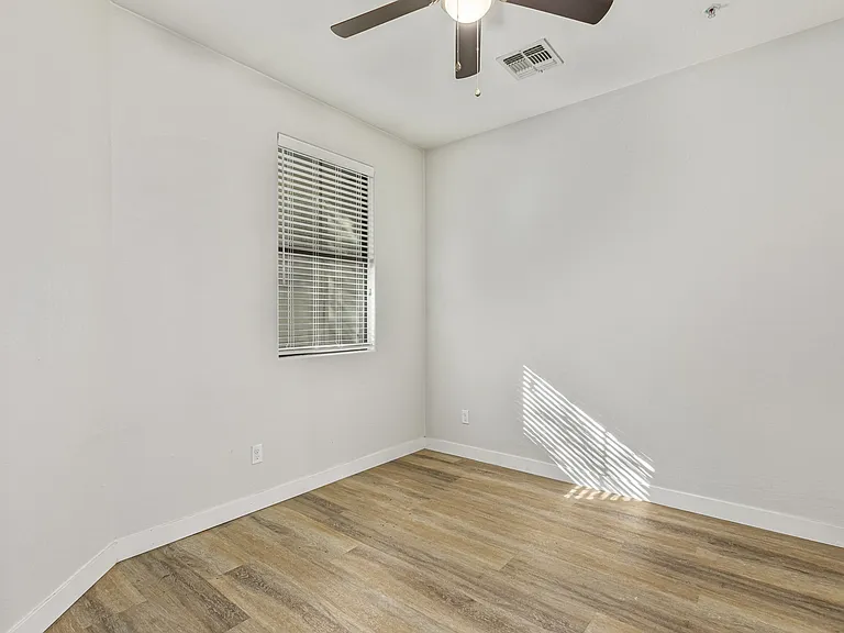 4236 N 27th St #38 — Photo 19