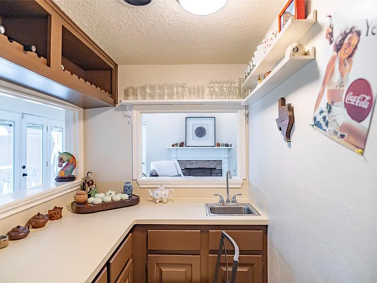 18310 Spellbrook Dr — Photo 18