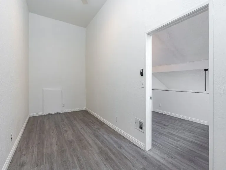 3573 Columbia Ave — Photo 15