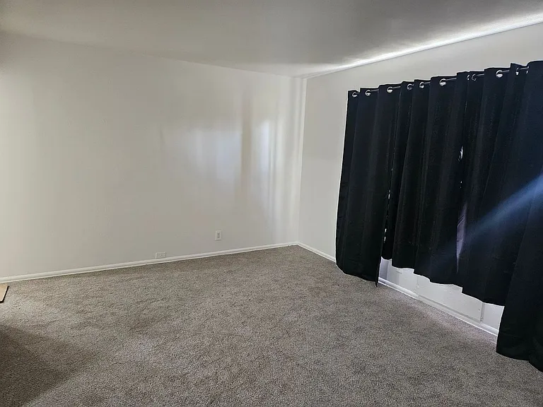 8708 W Villard Ave — Photo 4