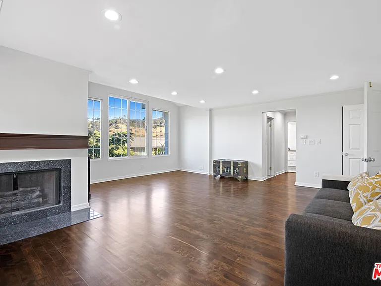 2461 Jupiter Dr — Photo 27