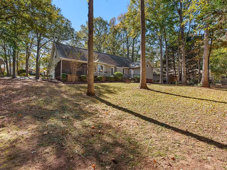 22 Country Club Dr — Photo 30
