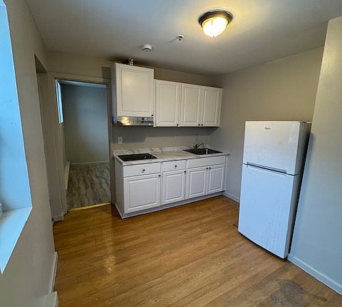 3rd image of 525 E Main St #5