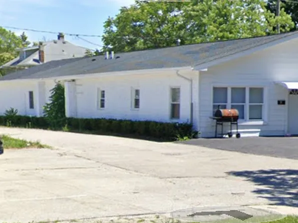 2539 Galilee Ave, Zion, IL 60099