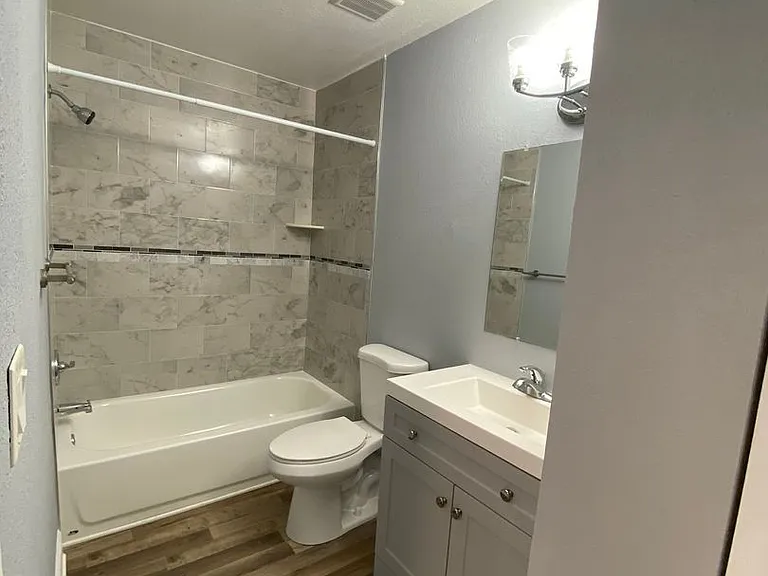 302 Lake Parsons Grn #107 — Photo 3