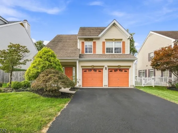15 Champlain Way, Franklin Twp., NJ 08823