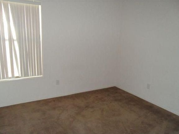 3rd image of 1122 E Heather Dr