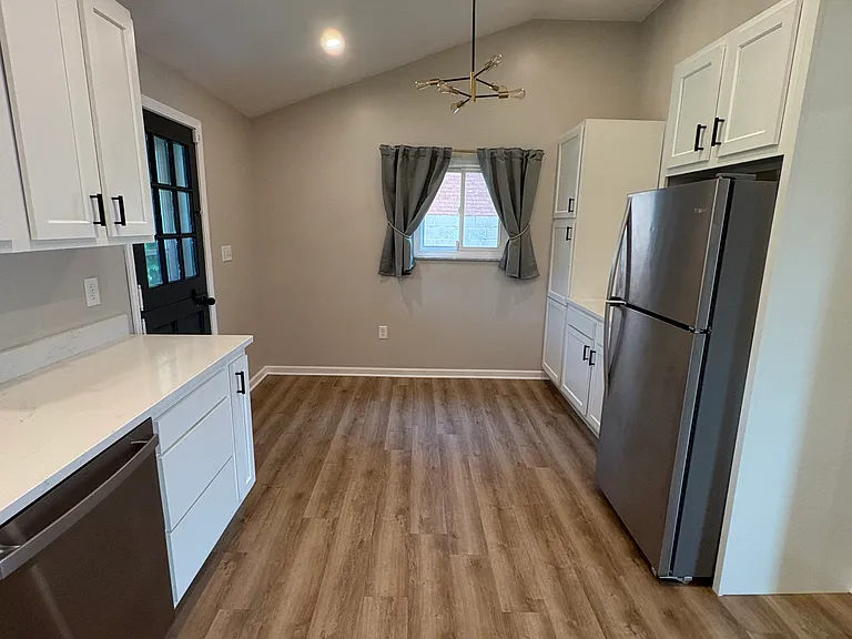 1624 Sillview Dr — Photo 24