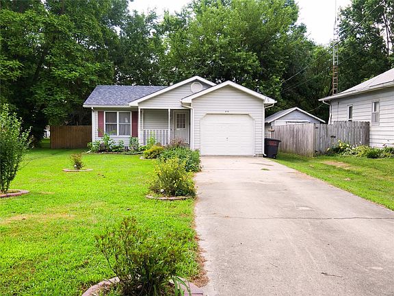 2nd image of 516 E Winter Ave