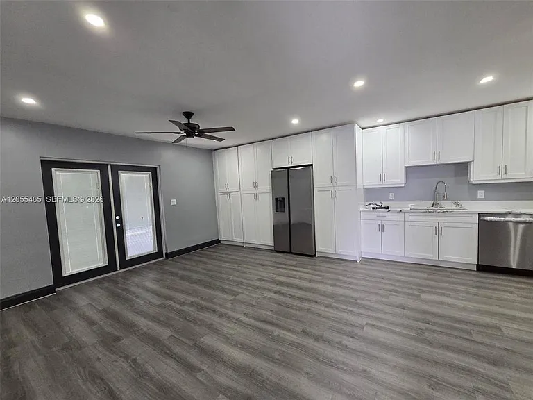 8227 NW 39th St — Photo 13