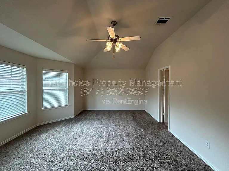 1835 Woodchase Dr — Photo 11